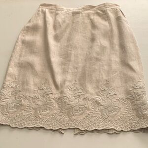 Casual Corner Cream Linen A-Line Skirt with Embroidered Hem